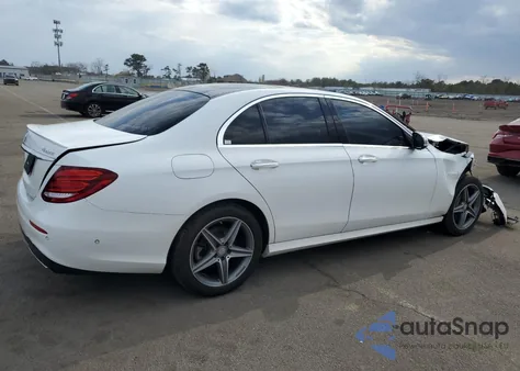 2017 Mercedes-Benz E 300 4Matic z USA, uszkodzony, nr VIN WDDZF4KB5HA113658